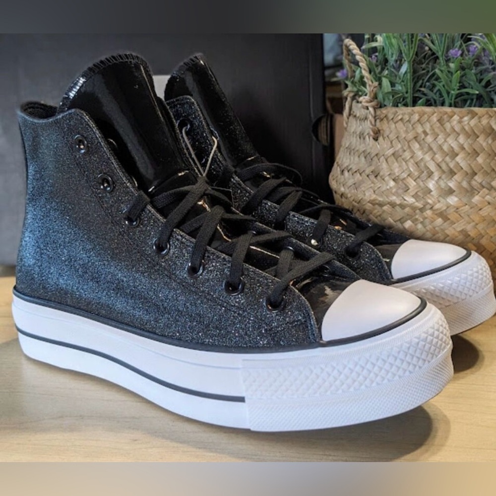 New with Tags Glitter platform Converse